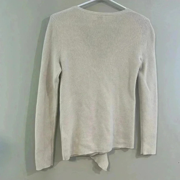 ❤️Host Picks❤️[XS] Club Monaco 100Cashmere Cream Frill detailed V Neck  Sweater - Picture 7 of 10